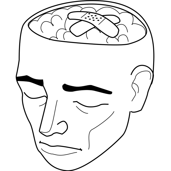 Die Grafik zeigt eine Zeichnung eines männlichen Kopfes. Der Titel ist "Trauma". Die Schädeldecke ist geöffnet. Ein Pflaster ist auf das Gehirn geklebt. Der Kopf ist mit geschlossenen Augen und einer bedrückten Mimik gezeichnet. Die Grundfarben sind schwarz und weiß.